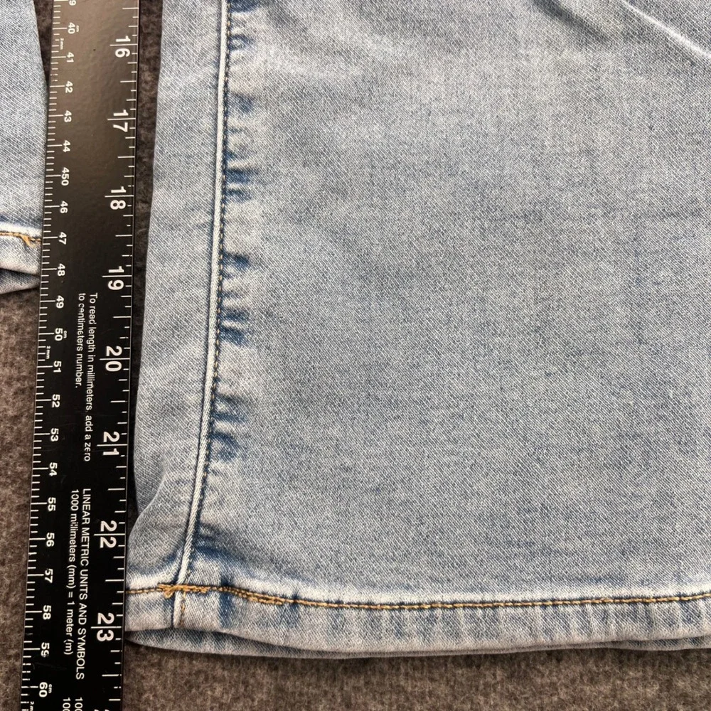 Gap Kids Light Wash Wide-Leg Ankle Sweatpant Jeans Size 12 Cropped Denim
